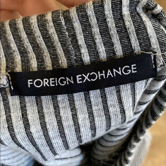 Grey striped crop top - Picture 5 of 6